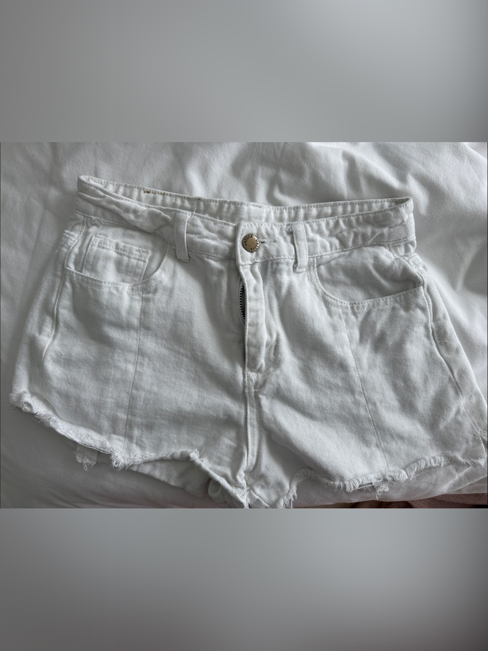 Mid-Rise White Frayed Hem Denim Shorts